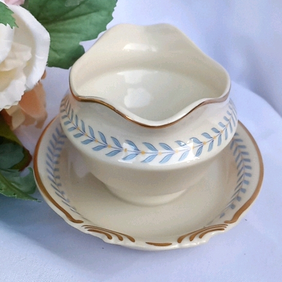 Vtg Old Ivory Gravy Boat - Picture 6 of 7